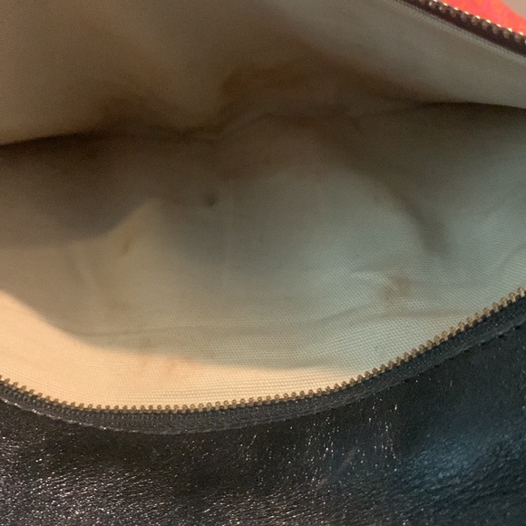 Tory Burch clutch with attachable shoulder strap - Picture 9 of 15